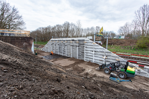 Beton+ systeem voor spoorviaduct witte paarden steenwijkerland