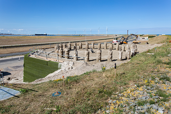 TenCate Geotubes voor twaalf kraanopstelplaatsen voor Windpark Maasvlakte 2 op het strand