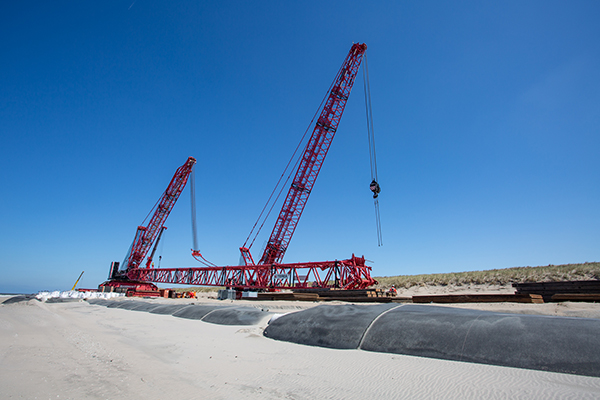 TenCate Geotubes voor twaalf kraanopstelplaatsen voor Windpark Maasvlakte 2 op het strand